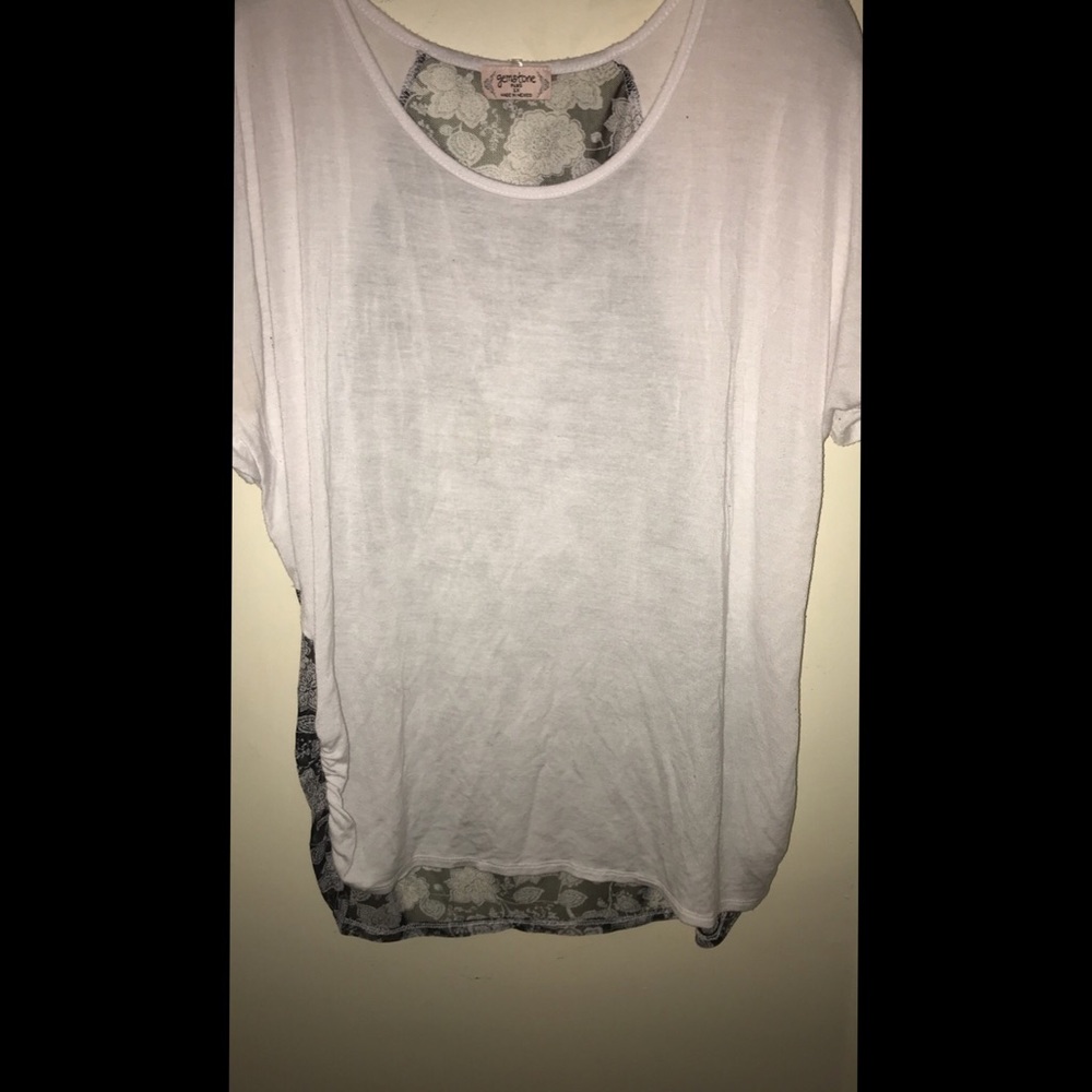 White t shirt with see through floral back 🖤